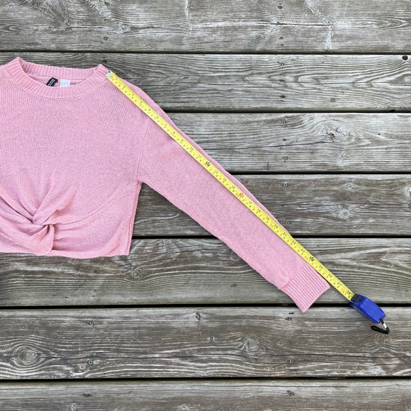 Women's Top: H&M Pink Cropped Knit Sweater With Knot Detail - Picture 9 of 10